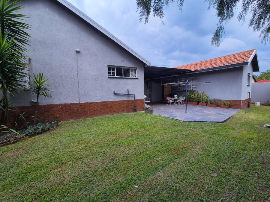 4 Bedroom Property for Sale in Roodia Free State